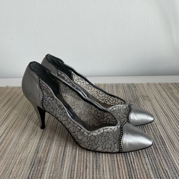 Stuart Weitzman Silver Lace Pumps - Picture 1 of 14